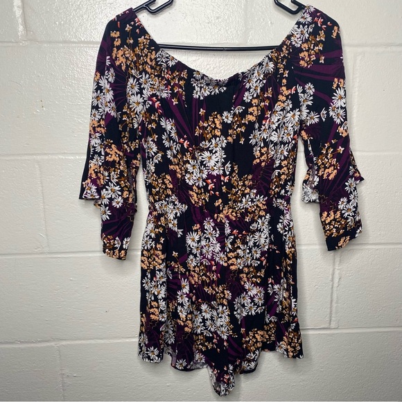 Express Romper - Shorts 3/4 Sleeve - Picture 3 of 6